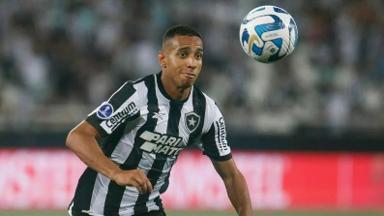 Victor Sá fica 'por 1 detalhe' de retornar ao Botafogo; entenda Victor Sá fica 'por 1 detalhe' de retornar ao Botafogo; entenda