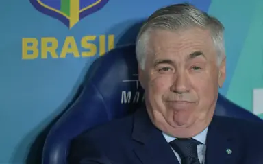 "Não é possível": Volante de seleção brasileira não deve mais vestir a camisa do Botafogo "Não é possível": Volante de seleção brasileira não deve mais vestir a camisa do Botafogo
