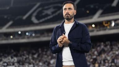 Vai deixar o Botafogo? Davide Ancelotti tem futuro encaminhado às vésperas de jogo contra o Sport Vai deixar o Botafogo? Davide Ancelotti tem futuro encaminhado às vésperas de jogo contra o Sport