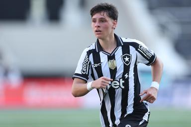 Com pintura de Montoro, Botafogo vence de virada e ainda sonha com vaga direta na Libertadores Com pintura de Montoro, Botafogo vence de virada e ainda sonha com vaga direta na Libertadores
