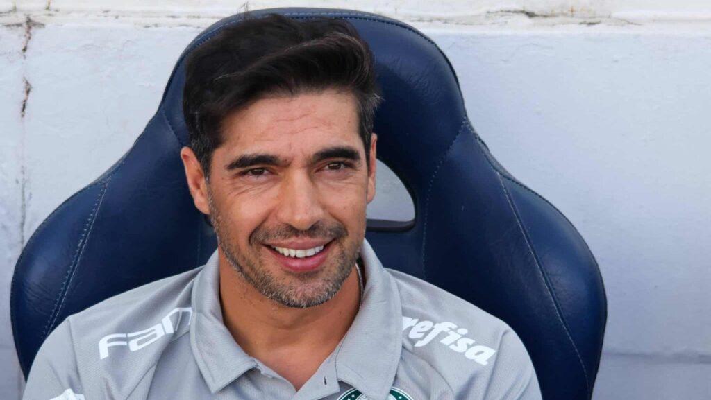 Abel Ferreira abre o jogo e revela possibilidade de contratar 'pilar' do Botafogo: "Até o dia 27..."