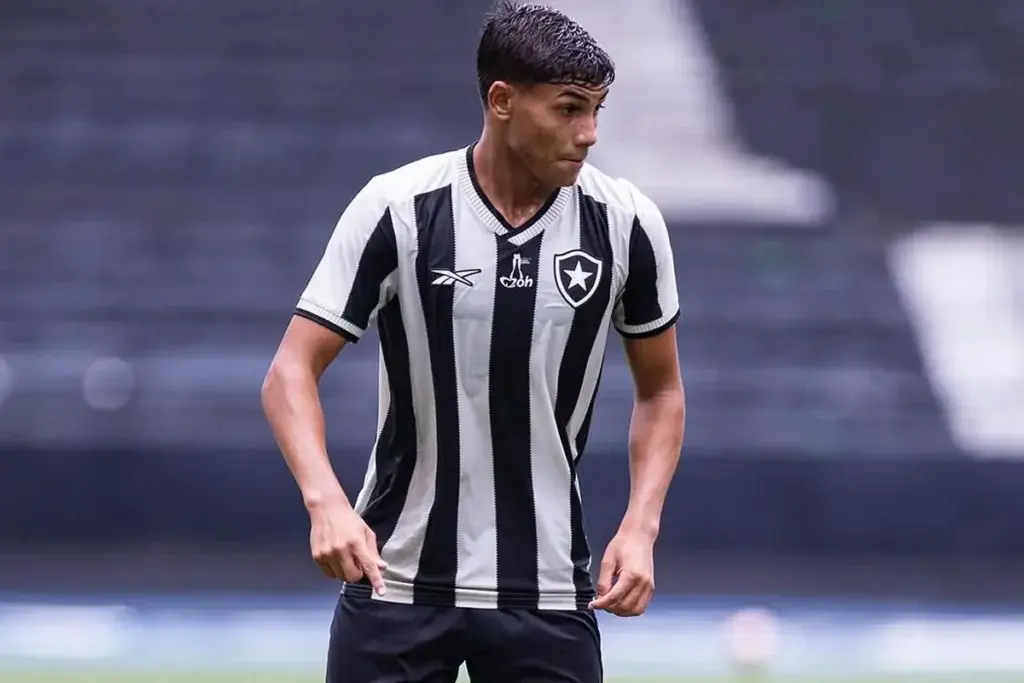 Após sim de Franclim Carvalho, Botafogo encaminha compra de defensor do Remo por R$ 5 milhões