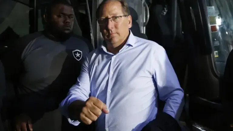 Botafogo surpreende e anuncia atacante como novo reforço