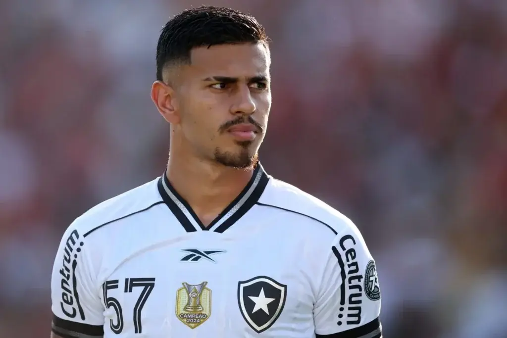 Urgente sobre David Ricardo: Zagueiro pode se transferir para grande rival brasileiro; afirma portal