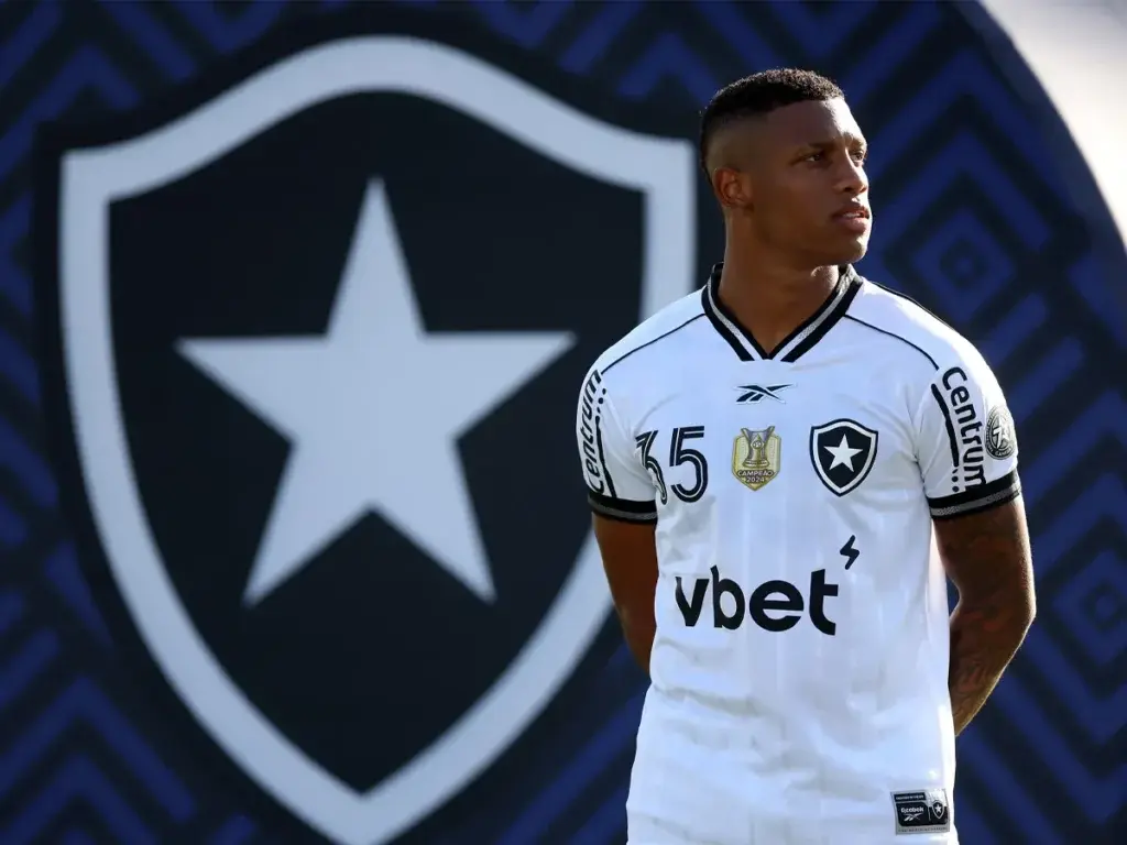 Mercado agitado! Botafogo considera vender destaque após procura pesada da Europa