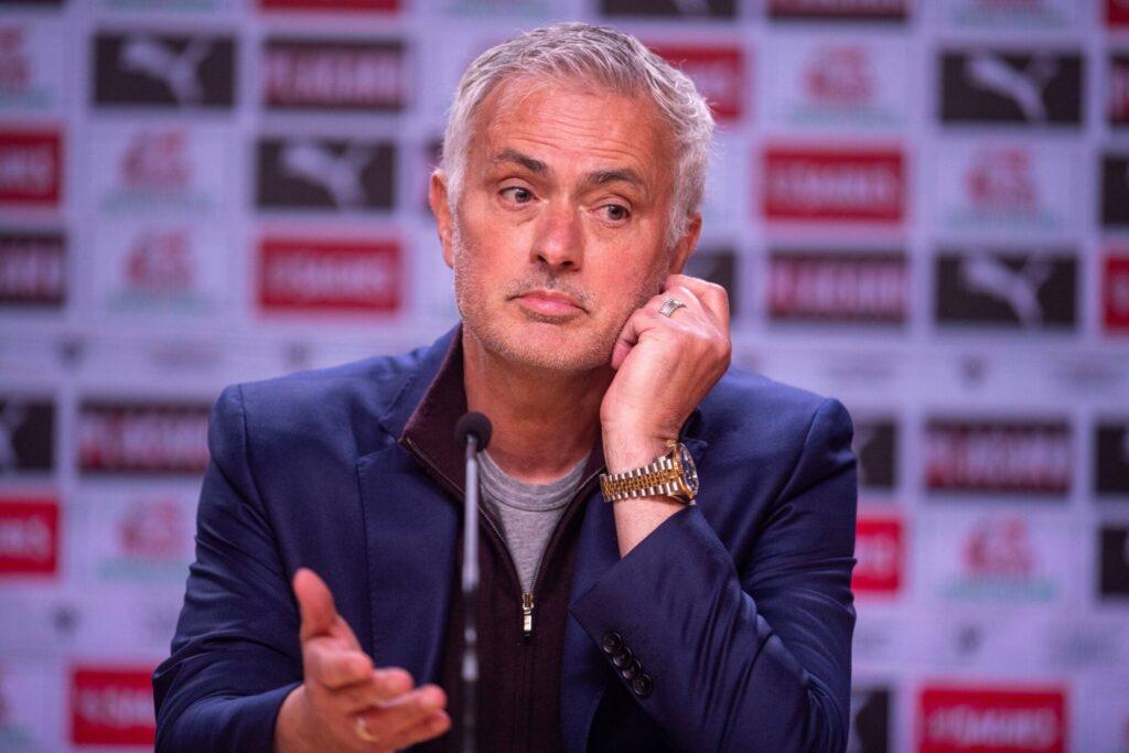 Na mira da Europa: José Mourinho 'toma decisão' e pode contratar destaque do Botafogo