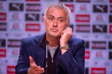 Na mira da Europa: José Mourinho 'toma decisão' e pode contratar destaque do Botafogo Na mira da Europa: José Mourinho 'toma decisão' e pode contratar destaque do Botafogo