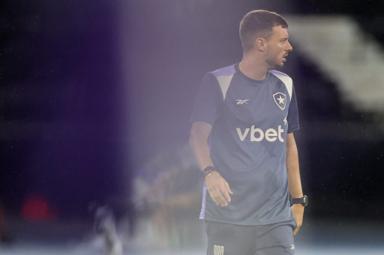 Com o fim dos estaduais, Botafogo pode anunciar zagueiro nessa segunda-feira Com o fim dos estaduais, Botafogo pode anunciar zagueiro nessa segunda-feira