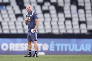 Botafogo x Caracas: Franclim Carvalho ganha desfalque de última hora para estreia na Copa Sul-Americana; afirma portal Botafogo x Caracas: Franclim Carvalho ganha desfalque de última hora para estreia na Copa Sul-Americana; afirma portal