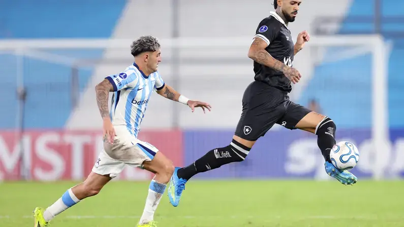 Barboza destaca vitória do Botafogo contra o Racing como momento especial: "Merecia uma..."
