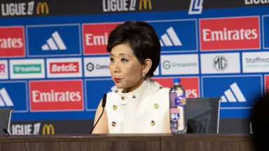 Nova dona do Lyon faz declaração que repercute no Botafogo: "Nos deve..." Nova dona do Lyon faz declaração que repercute no Botafogo: "Nos deve..."