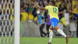 Danilo se firma com Ancelotti e vira destaque do Botafogo na Seleção