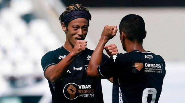 Ex-Botafogo, Honda se oferece para comandar uma seleção após a Copa do Mundo