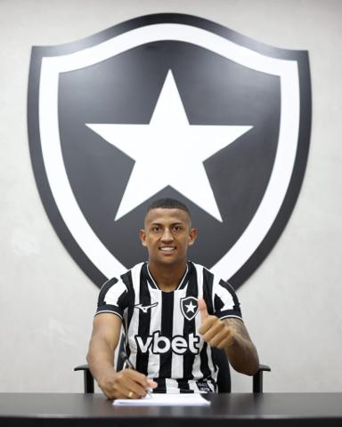 Botafogo renova contrato de Kauan Toledo até 2029, reforçando base Botafogo renova contrato de Kauan Toledo até 2029, reforçando base