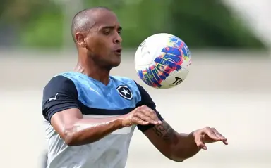 Tragédia! Ex-atacante do Botafogo, Tássio morre após acidente no Rio Tragédia! Ex-atacante do Botafogo, Tássio morre após acidente no Rio