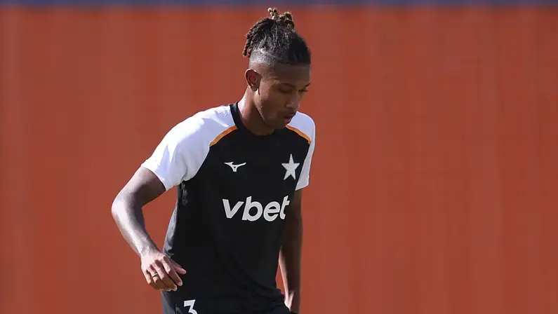 Mais uma saída! Botafogo rescinde com zagueiro e jogador vai para Europa