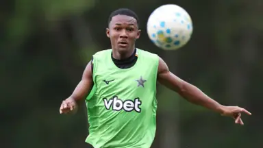 Botafogo bate o martelo e renova com destaque da base até 2029 Botafogo bate o martelo e renova com destaque da base até 2029