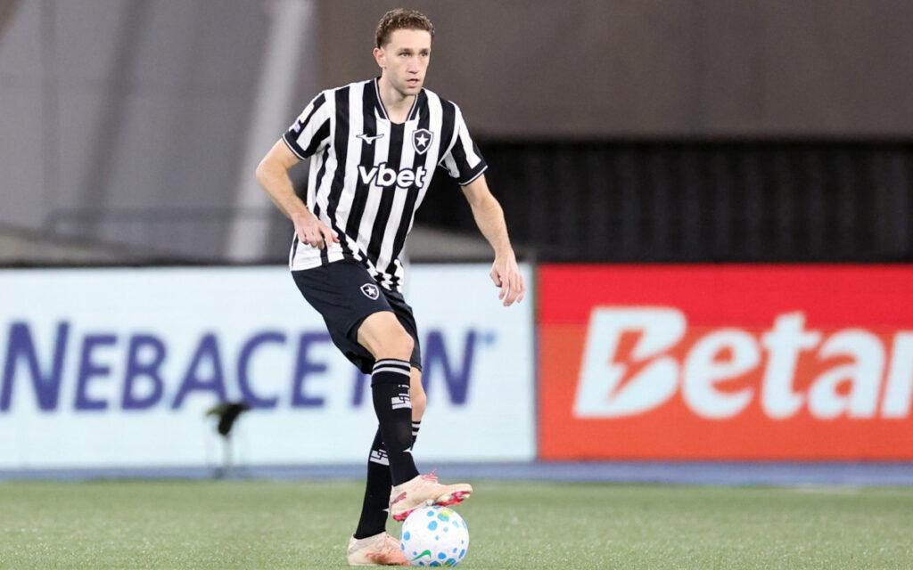 Tiquinho volta, mas Botafogo terá desfalque importante contra a Chapecoense